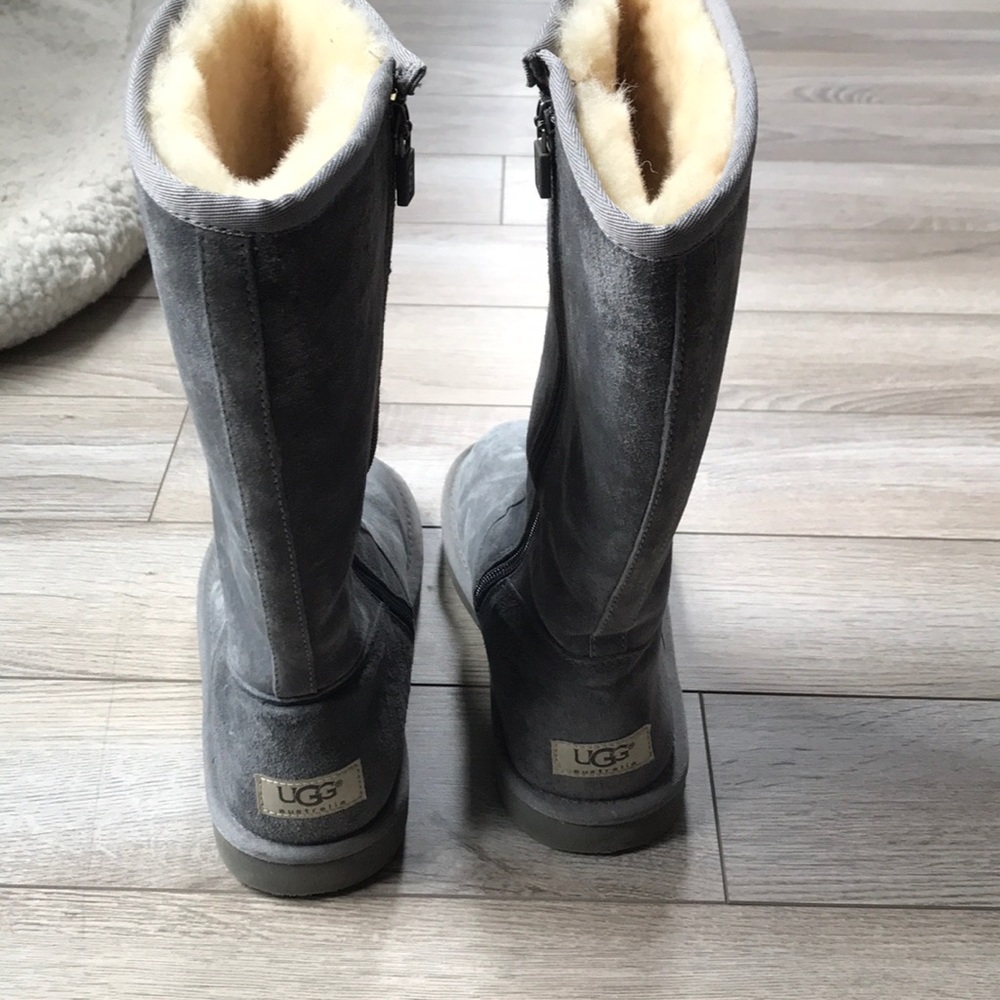 UGG - Excellent condition! - Picture 2 of 4
